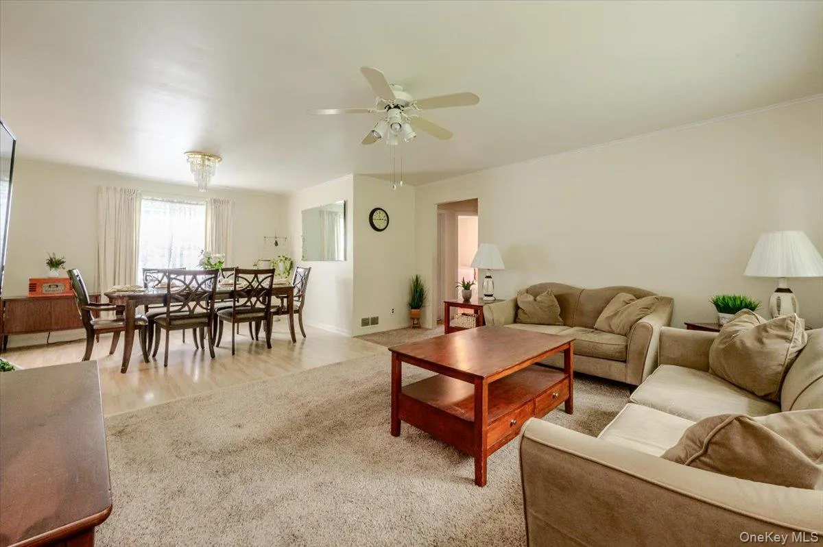 18 Kelly Place, Babylon, NY, 3 Bedrooms Bedrooms, 6 Rooms Rooms,1 BathroomBathrooms,Residential,For Rent,Kelly,0,KEY995110 18 Kelly Place, Babylon, NY, 3 Bedrooms Bedrooms, 6 Rooms Rooms,1 BathroomBathrooms,Residential,For Rent,Kelly,0,KEY995110