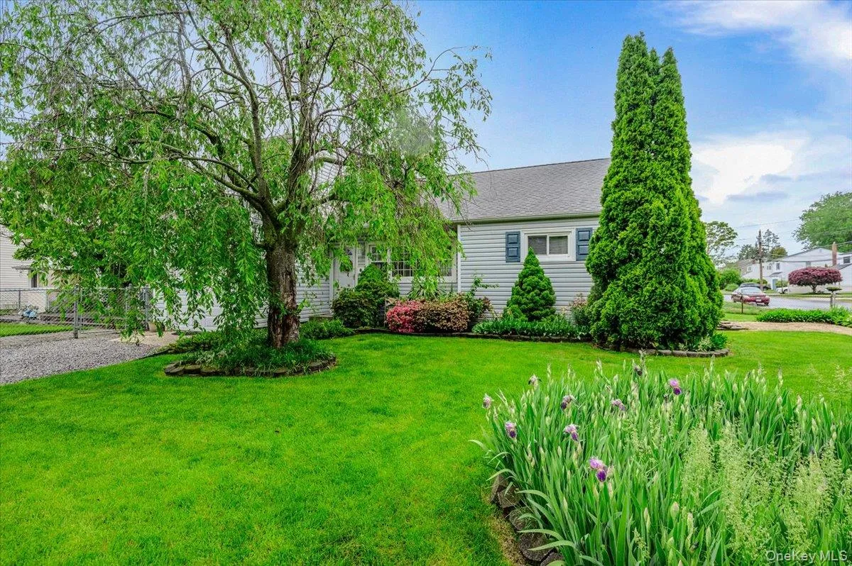 18 Kelly Place, Babylon, NY, 3 Bedrooms Bedrooms, 6 Rooms Rooms,1 BathroomBathrooms,Residential,For Rent,Kelly,0,KEY995110 18 Kelly Place, Babylon, NY, 3 Bedrooms Bedrooms, 6 Rooms Rooms,1 BathroomBathrooms,Residential,For Rent,Kelly,0,KEY995110