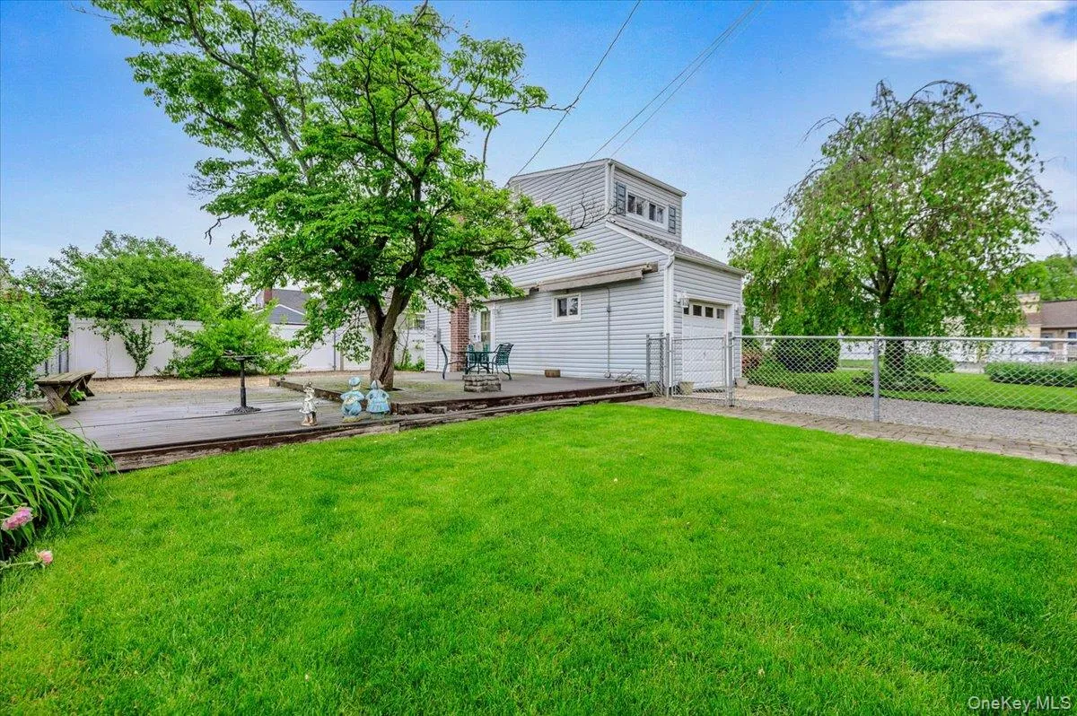 18 Kelly Place, Babylon, NY, 3 Bedrooms Bedrooms, 6 Rooms Rooms,1 BathroomBathrooms,Residential,For Rent,Kelly,0,KEY995110 18 Kelly Place, Babylon, NY, 3 Bedrooms Bedrooms, 6 Rooms Rooms,1 BathroomBathrooms,Residential,For Rent,Kelly,0,KEY995110