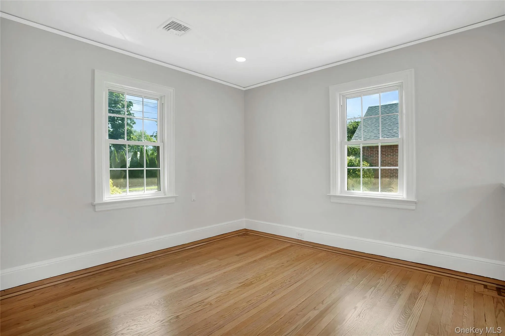 92 Hillside Avenue, North Hempstead, NY, 3 Bedrooms Bedrooms, 7 Rooms Rooms,2 BathroomsBathrooms,Residential Lease,For Rent,Hillside,0,995125 92 Hillside Avenue, North Hempstead, NY, 3 Bedrooms Bedrooms, 7 Rooms Rooms,2 BathroomsBathrooms,Residential Lease,For Rent,Hillside,0,995125