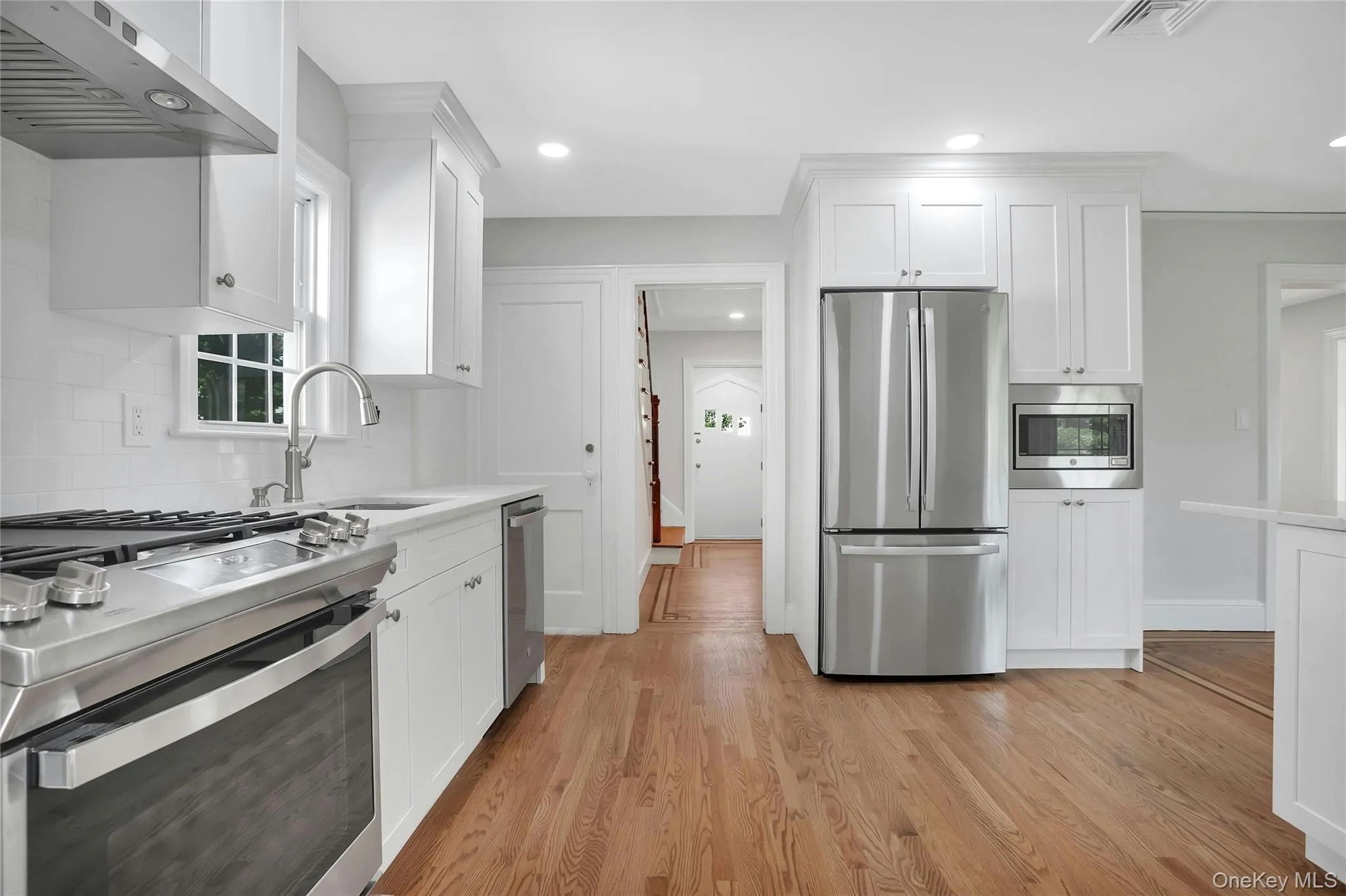 92 Hillside Avenue, North Hempstead, NY, 3 Bedrooms Bedrooms, 7 Rooms Rooms,2 BathroomsBathrooms,Residential Lease,For Rent,Hillside,0,995125 92 Hillside Avenue, North Hempstead, NY, 3 Bedrooms Bedrooms, 7 Rooms Rooms,2 BathroomsBathrooms,Residential Lease,For Rent,Hillside,0,995125