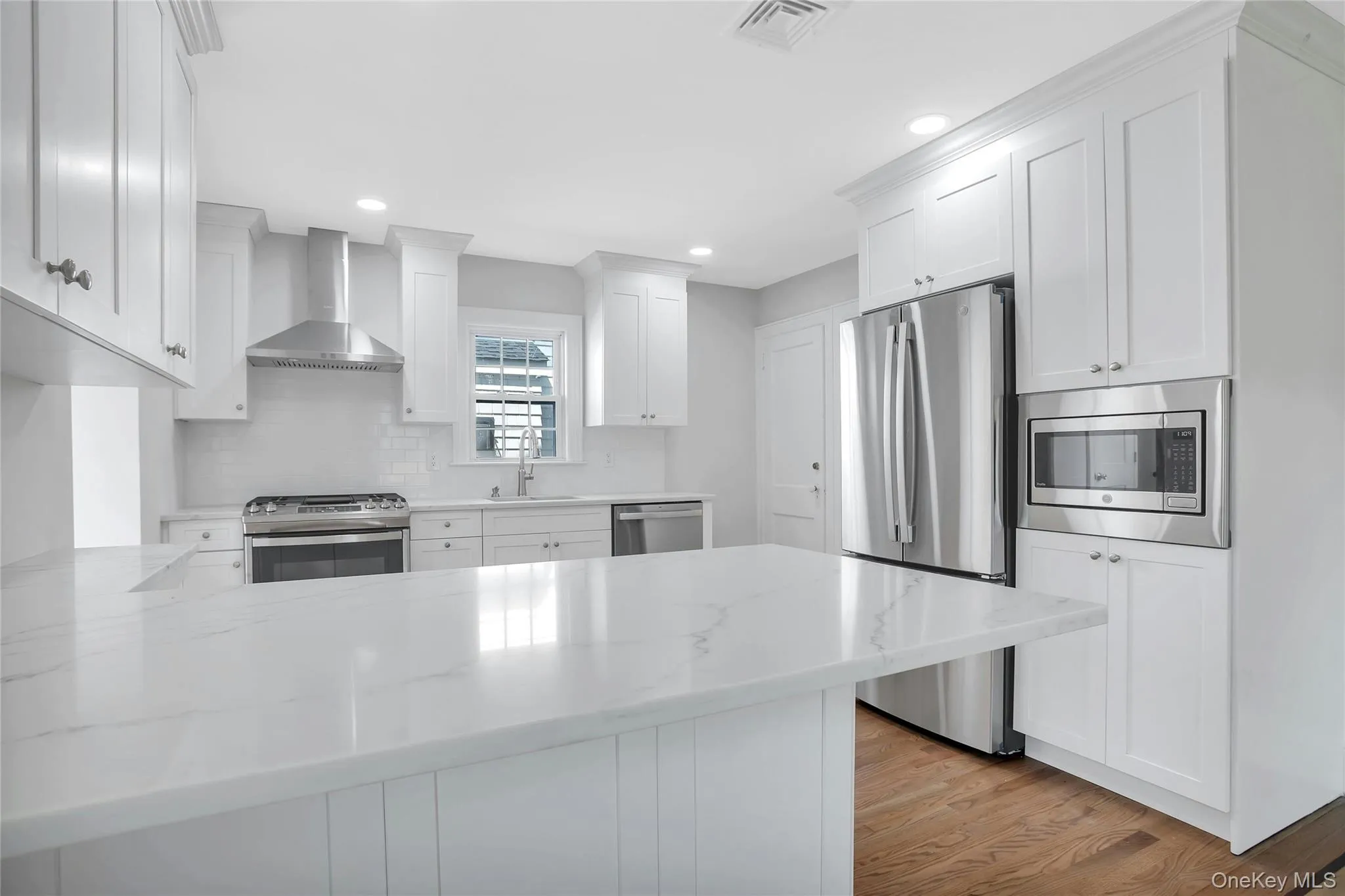 92 Hillside Avenue, North Hempstead, NY, 3 Bedrooms Bedrooms, 7 Rooms Rooms,2 BathroomsBathrooms,Residential Lease,For Rent,Hillside,0,995125 92 Hillside Avenue, North Hempstead, NY, 3 Bedrooms Bedrooms, 7 Rooms Rooms,2 BathroomsBathrooms,Residential Lease,For Rent,Hillside,0,995125