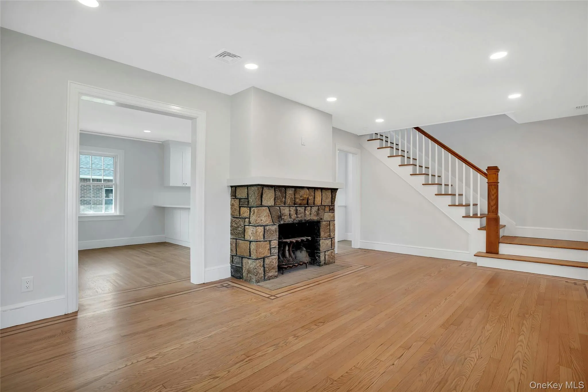 92 Hillside Avenue, North Hempstead, NY, 3 Bedrooms Bedrooms, 7 Rooms Rooms,2 BathroomsBathrooms,Residential Lease,For Rent,Hillside,0,995125 92 Hillside Avenue, North Hempstead, NY, 3 Bedrooms Bedrooms, 7 Rooms Rooms,2 BathroomsBathrooms,Residential Lease,For Rent,Hillside,0,995125