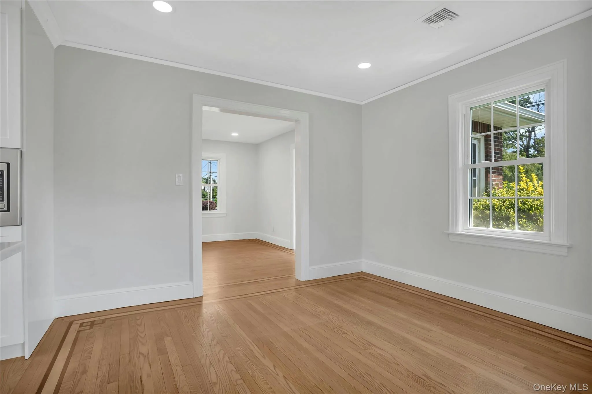 92 Hillside Avenue, North Hempstead, NY, 3 Bedrooms Bedrooms, 7 Rooms Rooms,2 BathroomsBathrooms,Residential Lease,For Rent,Hillside,0,995125 92 Hillside Avenue, North Hempstead, NY, 3 Bedrooms Bedrooms, 7 Rooms Rooms,2 BathroomsBathrooms,Residential Lease,For Rent,Hillside,0,995125
