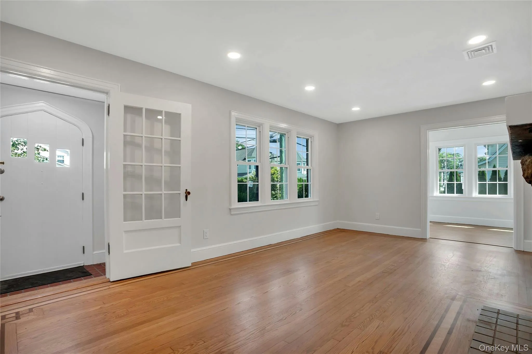 92 Hillside Avenue, North Hempstead, NY, 3 Bedrooms Bedrooms, 7 Rooms Rooms,2 BathroomsBathrooms,Residential Lease,For Rent,Hillside,0,995125 92 Hillside Avenue, North Hempstead, NY, 3 Bedrooms Bedrooms, 7 Rooms Rooms,2 BathroomsBathrooms,Residential Lease,For Rent,Hillside,0,995125