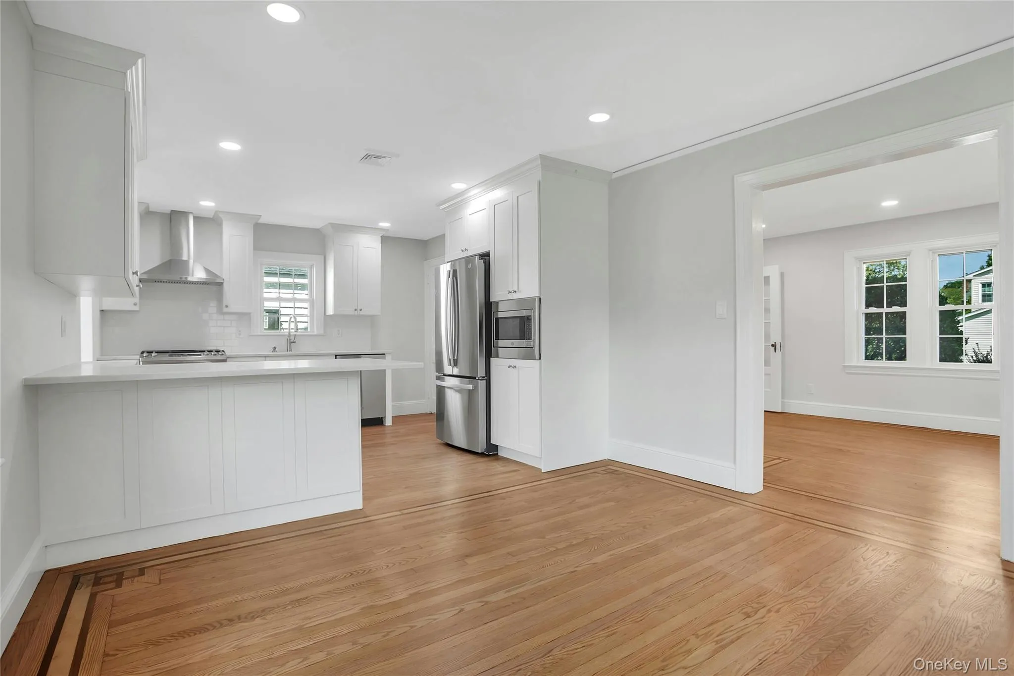 92 Hillside Avenue, North Hempstead, NY, 3 Bedrooms Bedrooms, 7 Rooms Rooms,2 BathroomsBathrooms,Residential Lease,For Rent,Hillside,0,995125 92 Hillside Avenue, North Hempstead, NY, 3 Bedrooms Bedrooms, 7 Rooms Rooms,2 BathroomsBathrooms,Residential Lease,For Rent,Hillside,0,995125