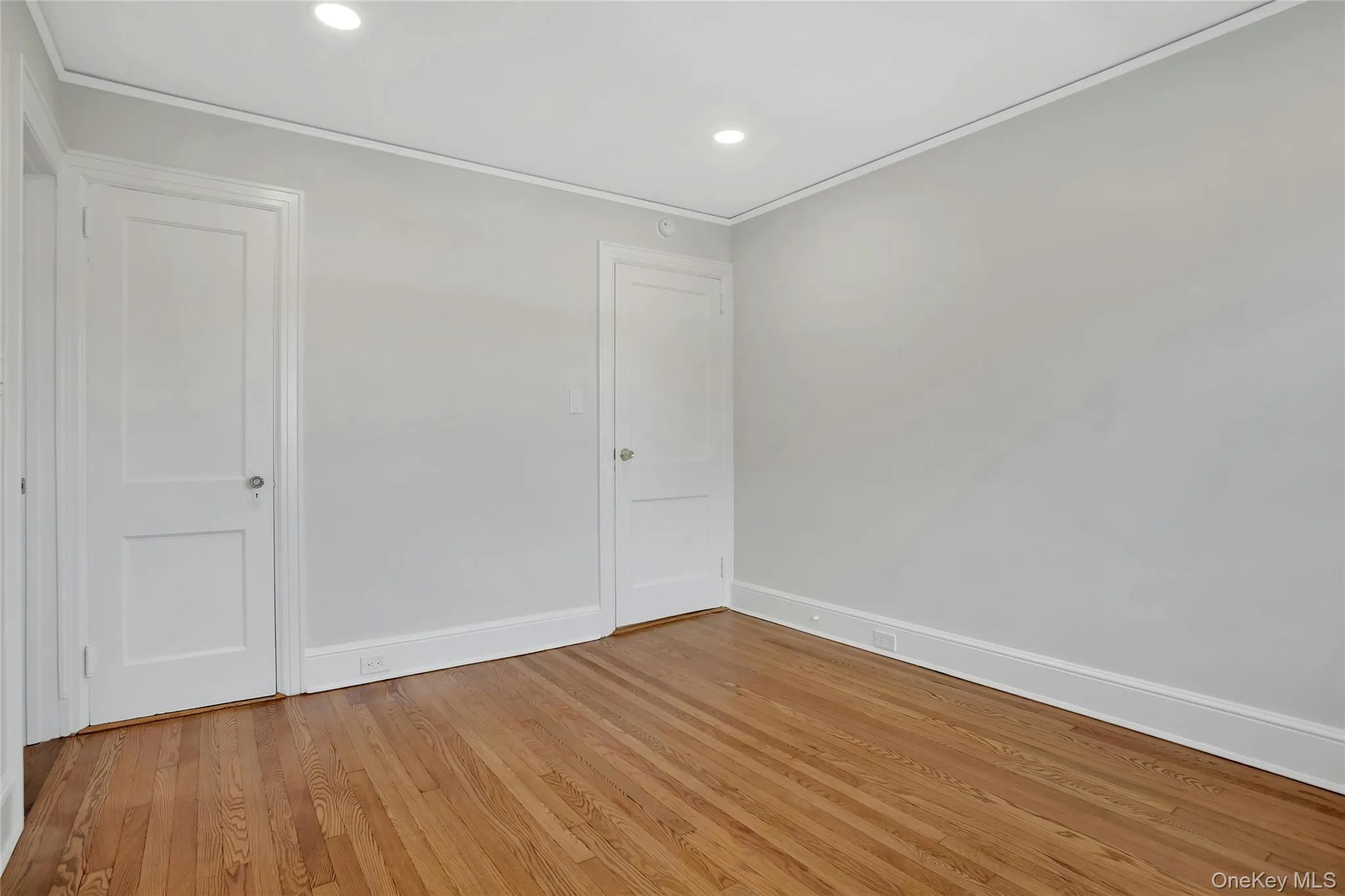 92 Hillside Avenue, North Hempstead, NY, 3 Bedrooms Bedrooms, 7 Rooms Rooms,2 BathroomsBathrooms,Residential Lease,For Rent,Hillside,0,995125 92 Hillside Avenue, North Hempstead, NY, 3 Bedrooms Bedrooms, 7 Rooms Rooms,2 BathroomsBathrooms,Residential Lease,For Rent,Hillside,0,995125