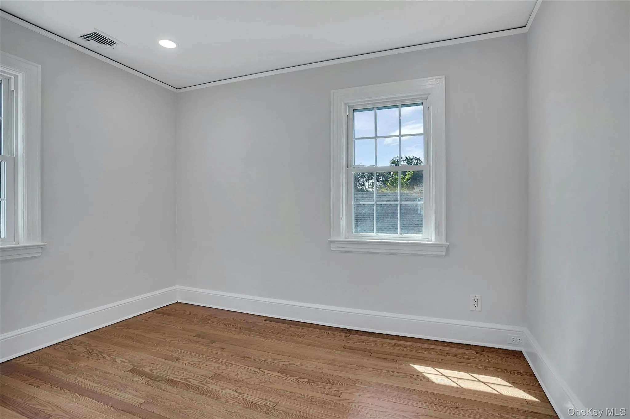 92 Hillside Avenue, North Hempstead, NY, 3 Bedrooms Bedrooms, 7 Rooms Rooms,2 BathroomsBathrooms,Residential Lease,For Rent,Hillside,0,995125 92 Hillside Avenue, North Hempstead, NY, 3 Bedrooms Bedrooms, 7 Rooms Rooms,2 BathroomsBathrooms,Residential Lease,For Rent,Hillside,0,995125