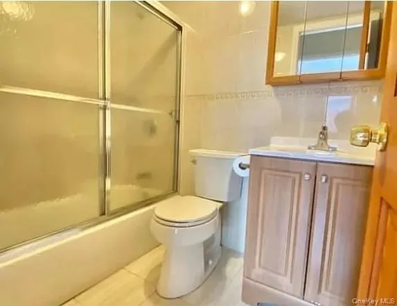 4033 191st Street, New York, NY, 3 Bedrooms Bedrooms, 5 Rooms Rooms,2 BathroomsBathrooms,Residential Lease,For Rent,191st,0,995160 4033 191st Street, New York, NY, 3 Bedrooms Bedrooms, 5 Rooms Rooms,2 BathroomsBathrooms,Residential Lease,For Rent,191st,0,995160