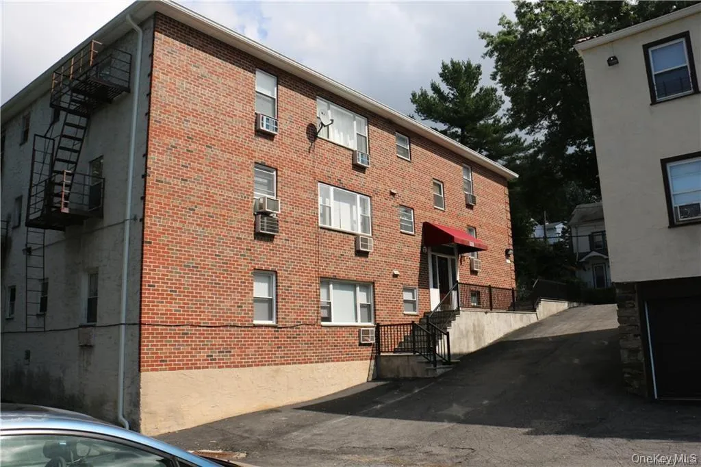 111 Kensington Road, Eastchester, NY, 1 Bedroom Bedrooms, 3 Rooms Rooms,1 BathroomBathrooms,Residential Lease,For Rent,Kensington,0,995162 111 Kensington Road, Eastchester, NY, 1 Bedroom Bedrooms, 3 Rooms Rooms,1 BathroomBathrooms,Residential Lease,For Rent,Kensington,0,995162