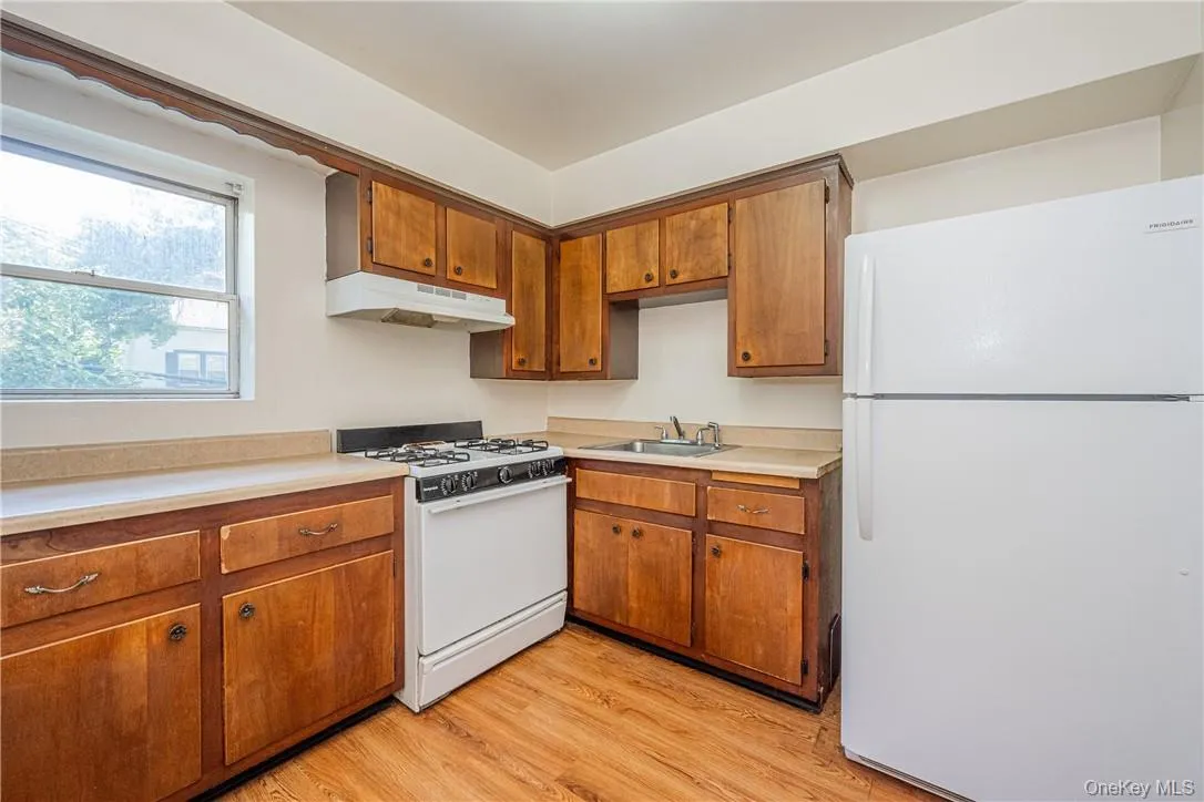 111 Kensington Road, Eastchester, NY, 1 Bedroom Bedrooms, 3 Rooms Rooms,1 BathroomBathrooms,Residential Lease,For Rent,Kensington,0,995162 111 Kensington Road, Eastchester, NY, 1 Bedroom Bedrooms, 3 Rooms Rooms,1 BathroomBathrooms,Residential Lease,For Rent,Kensington,0,995162