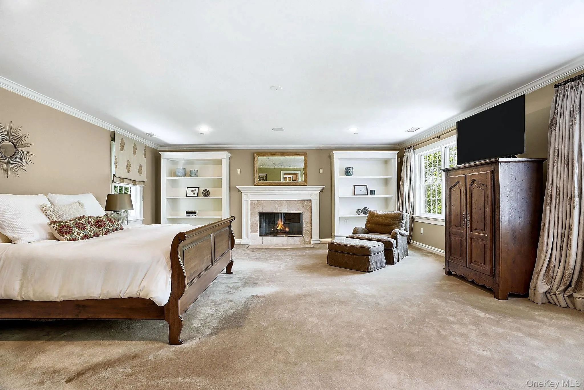 Expansive Suite with Fireplace Expansive Suite with Fireplace