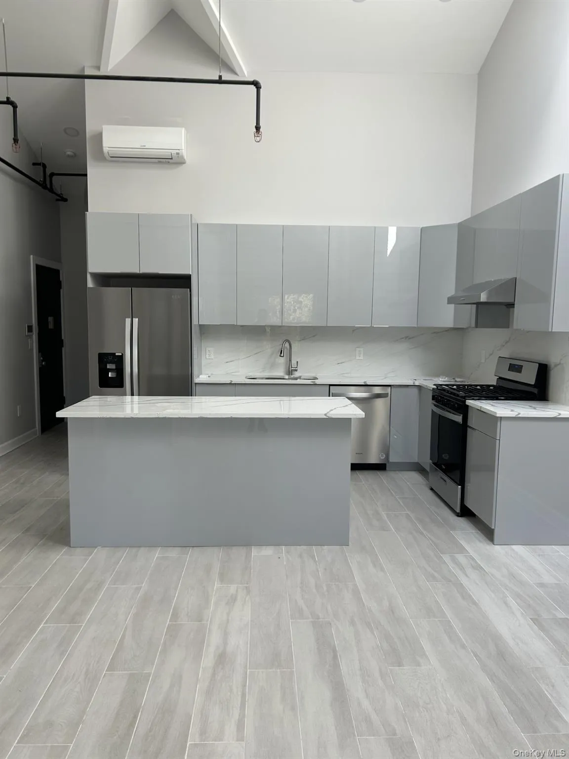 14441 78th Avenue, New York, NY, 3 Bedrooms Bedrooms, 4 Rooms Rooms,2 BathroomsBathrooms,Residential Lease,For Rent,78th,0,995170 14441 78th Avenue, New York, NY, 3 Bedrooms Bedrooms, 4 Rooms Rooms,2 BathroomsBathrooms,Residential Lease,For Rent,78th,0,995170