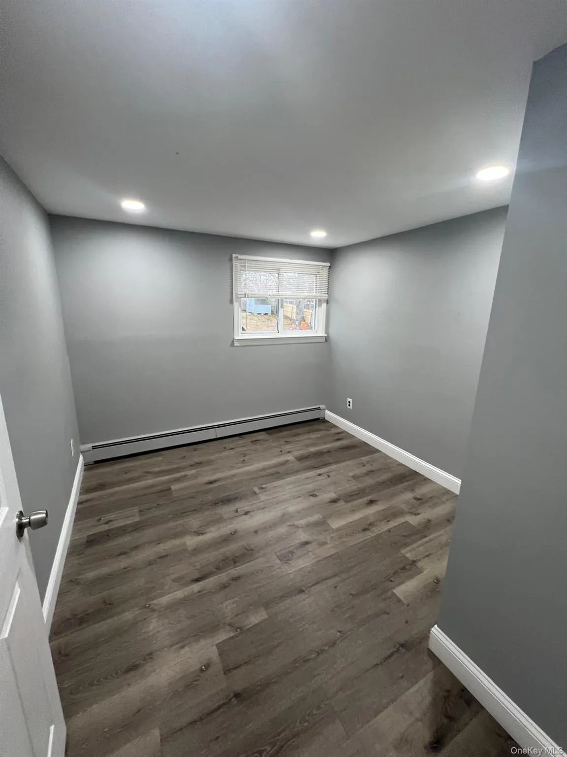 15 Beach Avenue, Brookhaven, NY, 6 Bedrooms Bedrooms, 9 Rooms Rooms,2 BathroomsBathrooms,Residential Lease,For Rent,Beach,0,995189 15 Beach Avenue, Brookhaven, NY, 6 Bedrooms Bedrooms, 9 Rooms Rooms,2 BathroomsBathrooms,Residential Lease,For Rent,Beach,0,995189