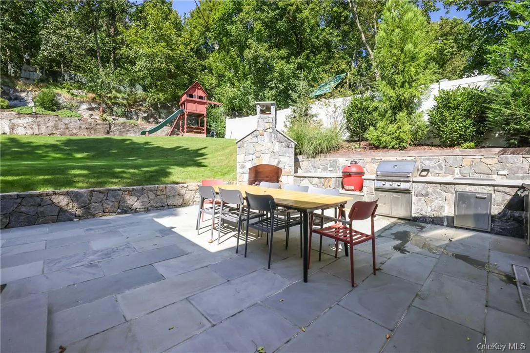 10 Loewen Court, Rye City, NY, 5 Bedrooms Bedrooms, 10 Rooms Rooms,4 BathroomsBathrooms,Residential Lease,For Rent,Loewen,0,995190 10 Loewen Court, Rye City, NY, 5 Bedrooms Bedrooms, 10 Rooms Rooms,4 BathroomsBathrooms,Residential Lease,For Rent,Loewen,0,995190