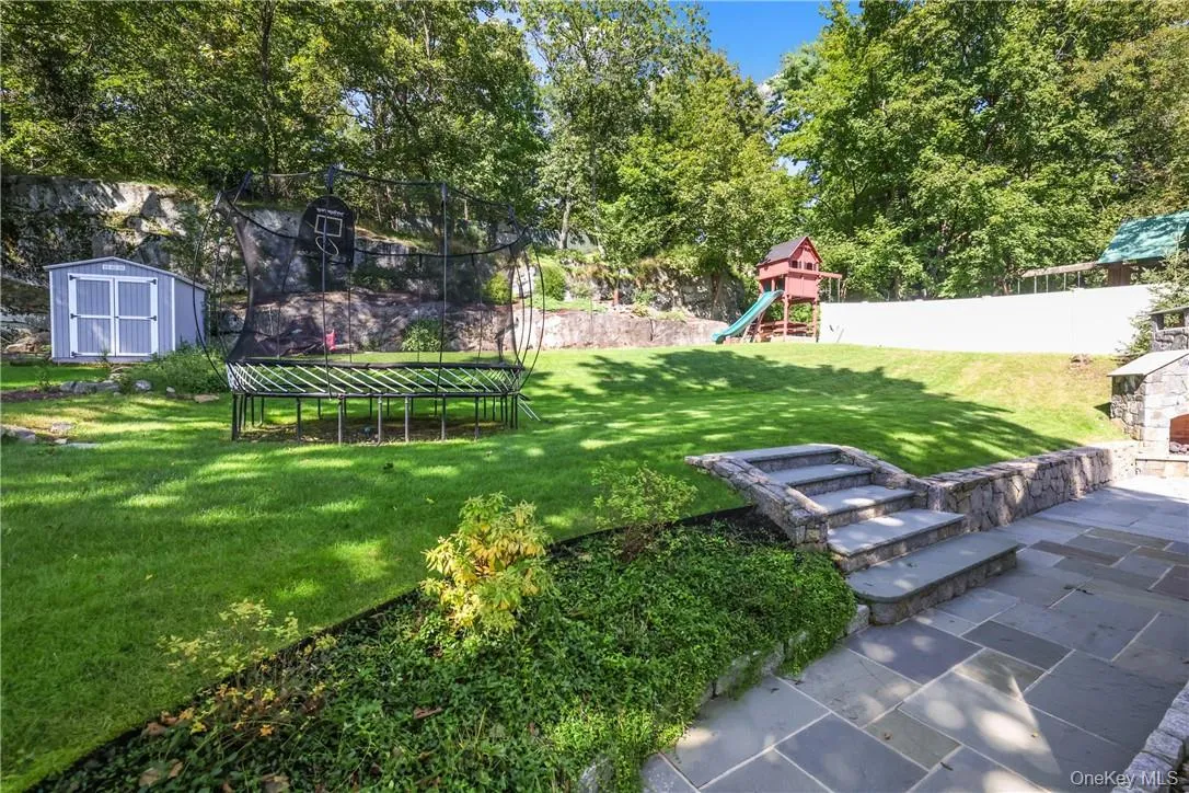 10 Loewen Court, Rye City, NY, 5 Bedrooms Bedrooms, 10 Rooms Rooms,4 BathroomsBathrooms,Residential Lease,For Rent,Loewen,0,995190 10 Loewen Court, Rye City, NY, 5 Bedrooms Bedrooms, 10 Rooms Rooms,4 BathroomsBathrooms,Residential Lease,For Rent,Loewen,0,995190