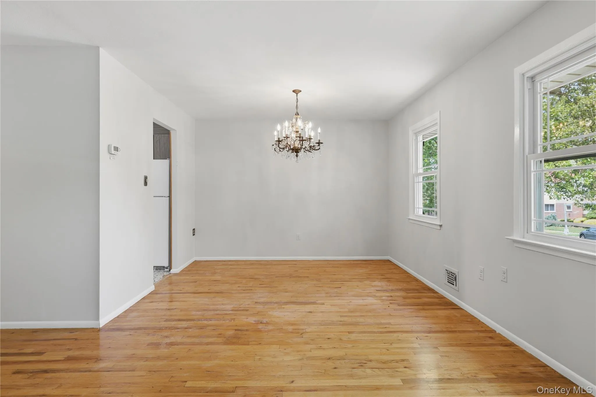 57-04 Cloverdale Boulevard, New York, NY, 3 Bedrooms Bedrooms, 7 Rooms Rooms,2 BathroomsBathrooms,Residential Lease,For Rent,Cloverdale,0,995195 57-04 Cloverdale Boulevard, New York, NY, 3 Bedrooms Bedrooms, 7 Rooms Rooms,2 BathroomsBathrooms,Residential Lease,For Rent,Cloverdale,0,995195