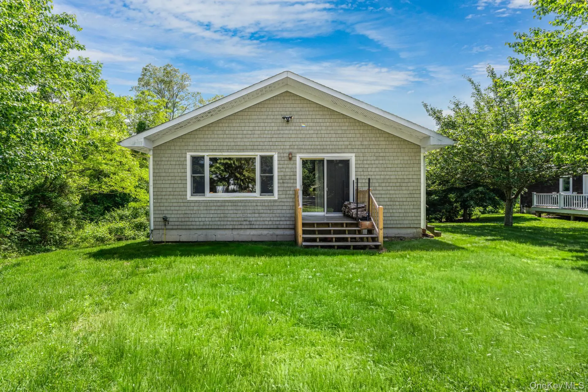 12950 Oregon Road, Cutchogue 12950 Oregon Road, Cutchogue