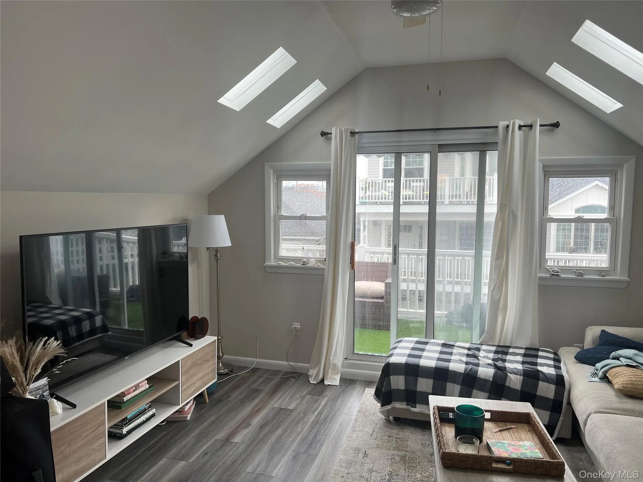 103 Florida Street, Long Beach, NY, 1 Bedroom Bedrooms, 3 Rooms Rooms,1 BathroomBathrooms,Residential Lease,For Rent,Florida,0,995229 103 Florida Street, Long Beach, NY, 1 Bedroom Bedrooms, 3 Rooms Rooms,1 BathroomBathrooms,Residential Lease,For Rent,Florida,0,995229
