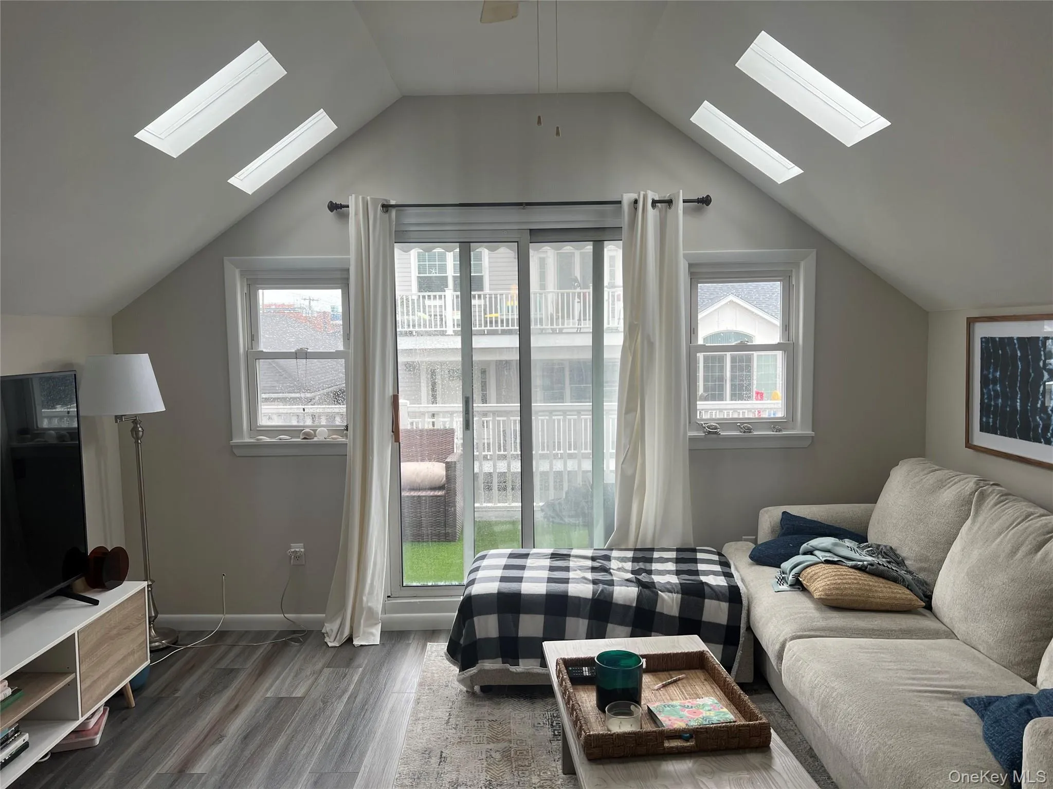 103 Florida Street, Long Beach, NY, 1 Bedroom Bedrooms, 3 Rooms Rooms,1 BathroomBathrooms,Residential Lease,For Rent,Florida,0,995229 103 Florida Street, Long Beach, NY, 1 Bedroom Bedrooms, 3 Rooms Rooms,1 BathroomBathrooms,Residential Lease,For Rent,Florida,0,995229