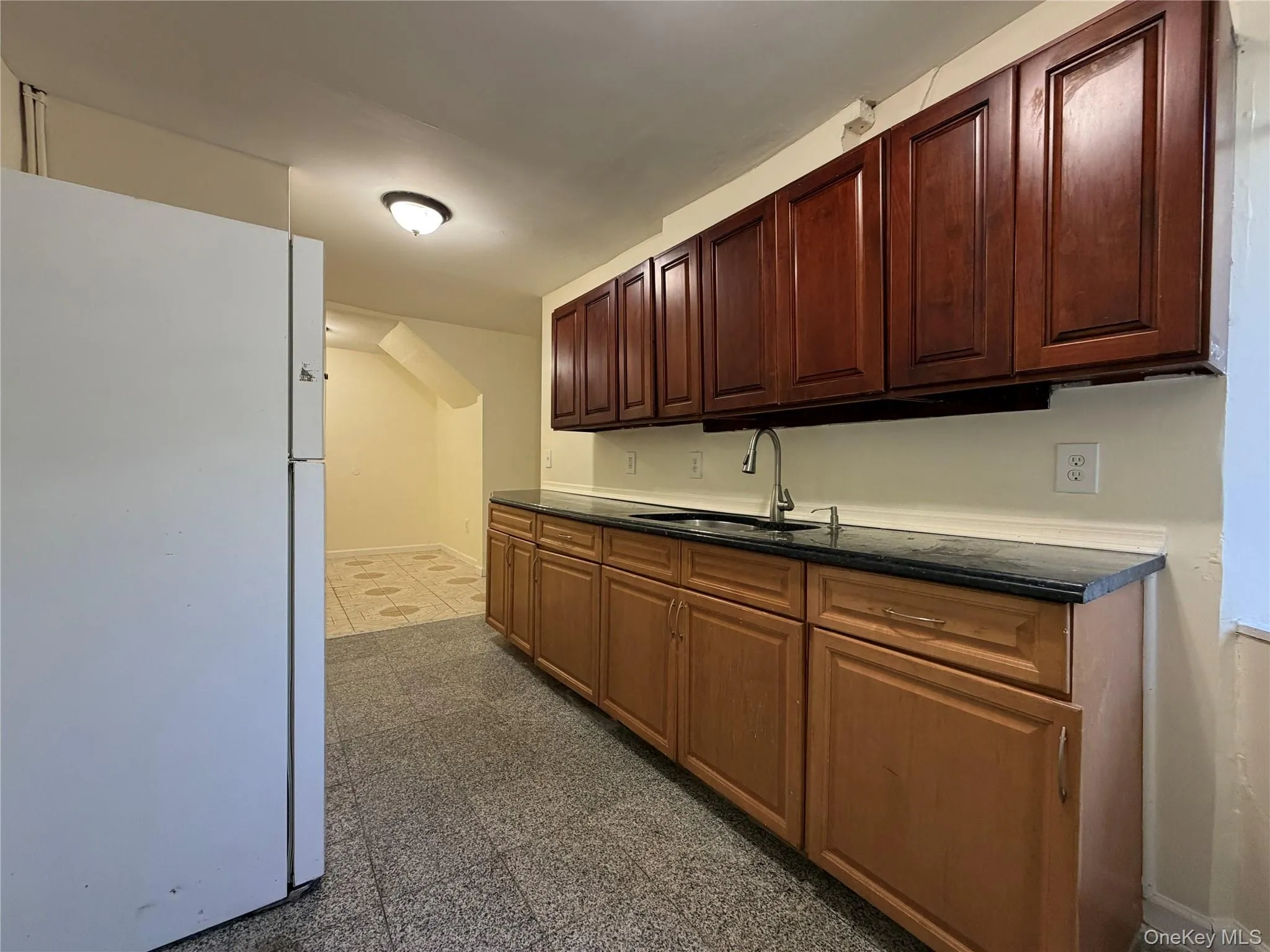 737 Warburton Avenue, Yonkers, NY, 1 Bedroom Bedrooms, 5 Rooms Rooms,1 BathroomBathrooms,Residential Lease,For Rent,Warburton,0,995251 737 Warburton Avenue, Yonkers, NY, 1 Bedroom Bedrooms, 5 Rooms Rooms,1 BathroomBathrooms,Residential Lease,For Rent,Warburton,0,995251