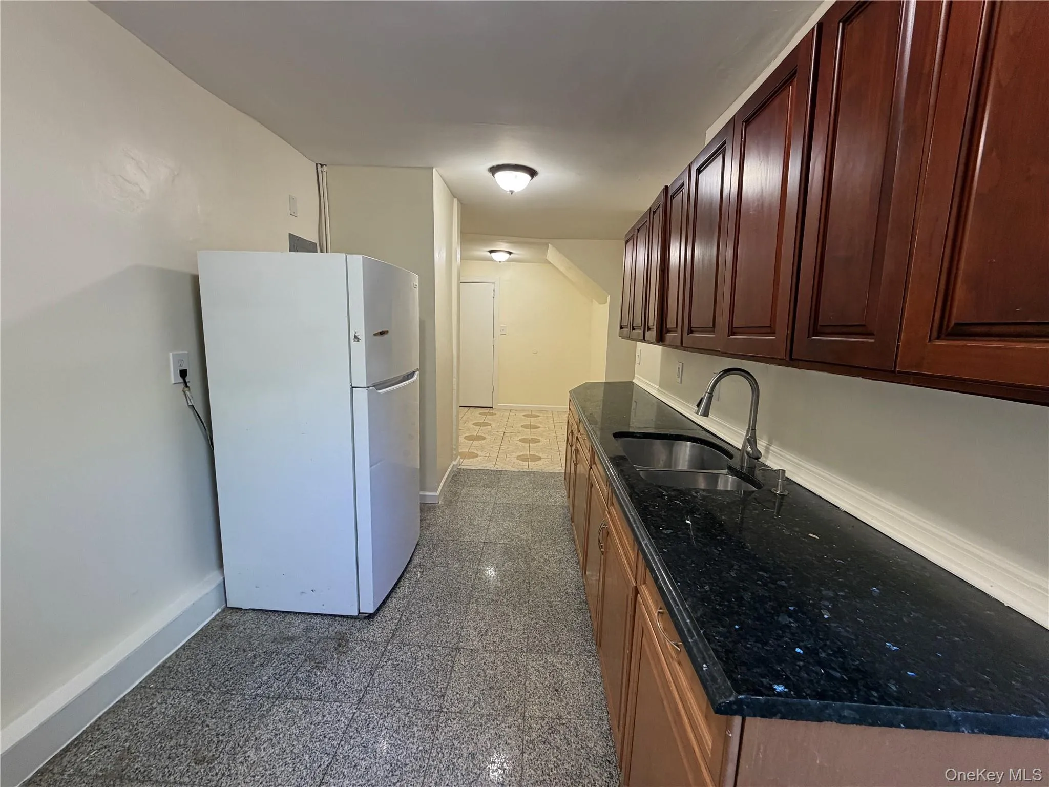 737 Warburton Avenue, Yonkers, NY, 1 Bedroom Bedrooms, 5 Rooms Rooms,1 BathroomBathrooms,Residential Lease,For Rent,Warburton,0,995251 737 Warburton Avenue, Yonkers, NY, 1 Bedroom Bedrooms, 5 Rooms Rooms,1 BathroomBathrooms,Residential Lease,For Rent,Warburton,0,995251