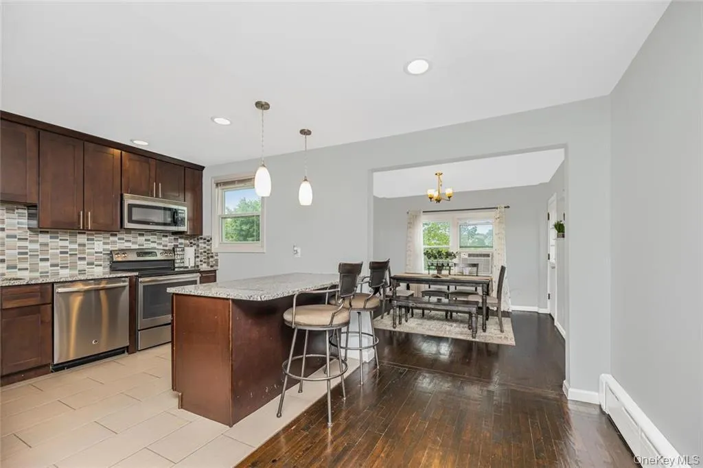 37 Troy Lane, Yonkers, NY, 4 Bedrooms Bedrooms, 5 Rooms Rooms,1 BathroomBathrooms,Residential Lease,For Rent,Troy,0,995253 37 Troy Lane, Yonkers, NY, 4 Bedrooms Bedrooms, 5 Rooms Rooms,1 BathroomBathrooms,Residential Lease,For Rent,Troy,0,995253