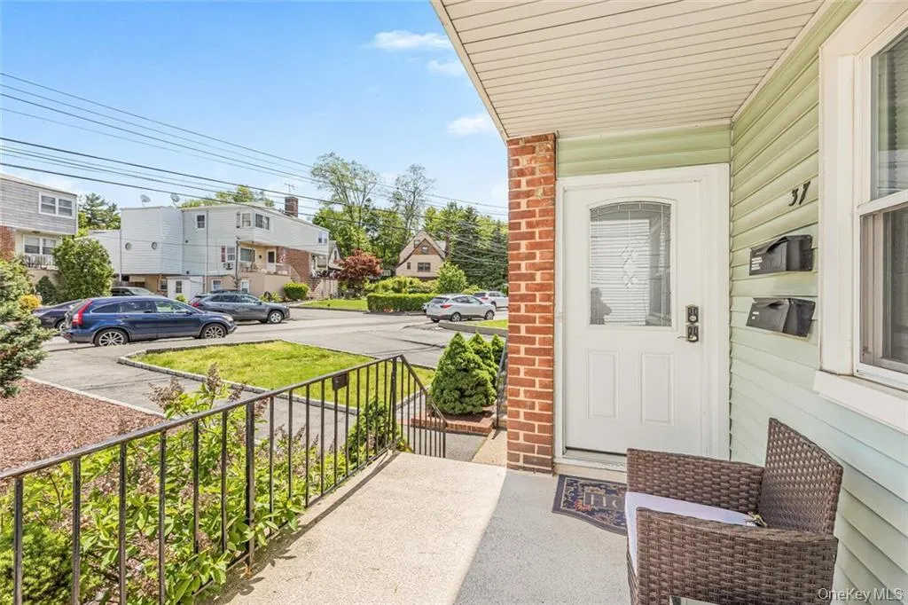 37 Troy Lane, Yonkers, NY, 4 Bedrooms Bedrooms, 5 Rooms Rooms,1 BathroomBathrooms,Residential Lease,For Rent,Troy,0,995253 37 Troy Lane, Yonkers, NY, 4 Bedrooms Bedrooms, 5 Rooms Rooms,1 BathroomBathrooms,Residential Lease,For Rent,Troy,0,995253