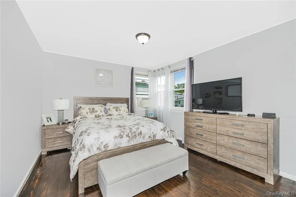 37 Troy Lane, Yonkers, NY, 4 Bedrooms Bedrooms, 5 Rooms Rooms,1 BathroomBathrooms,Residential Lease,For Rent,Troy,0,995253 37 Troy Lane, Yonkers, NY, 4 Bedrooms Bedrooms, 5 Rooms Rooms,1 BathroomBathrooms,Residential Lease,For Rent,Troy,0,995253