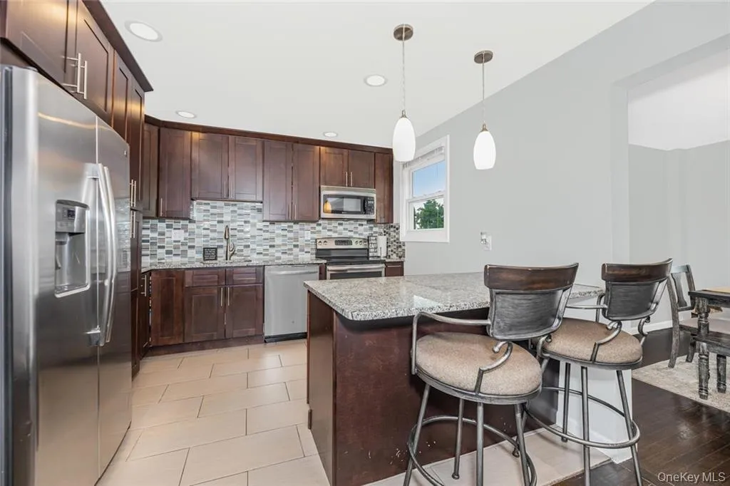 37 Troy Lane, Yonkers, NY, 4 Bedrooms Bedrooms, 5 Rooms Rooms,1 BathroomBathrooms,Residential Lease,For Rent,Troy,0,995253 37 Troy Lane, Yonkers, NY, 4 Bedrooms Bedrooms, 5 Rooms Rooms,1 BathroomBathrooms,Residential Lease,For Rent,Troy,0,995253