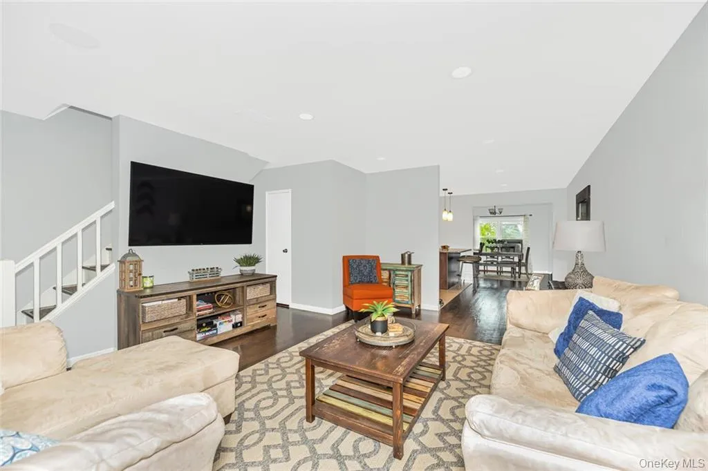 37 Troy Lane, Yonkers, NY, 4 Bedrooms Bedrooms, 5 Rooms Rooms,1 BathroomBathrooms,Residential Lease,For Rent,Troy,0,995253 37 Troy Lane, Yonkers, NY, 4 Bedrooms Bedrooms, 5 Rooms Rooms,1 BathroomBathrooms,Residential Lease,For Rent,Troy,0,995253