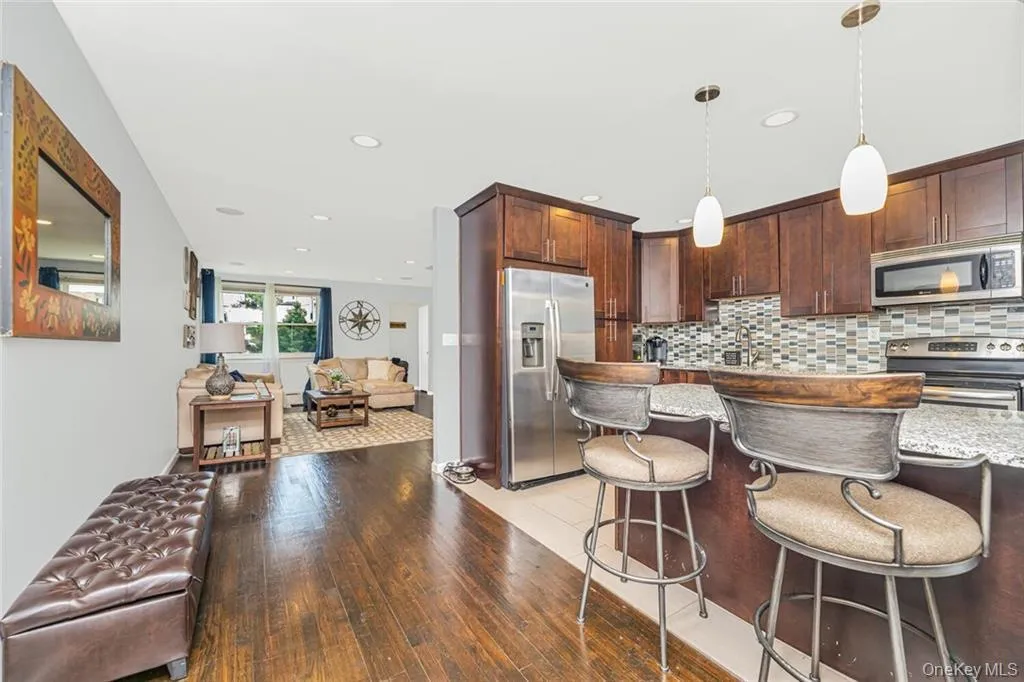 37 Troy Lane, Yonkers, NY, 4 Bedrooms Bedrooms, 5 Rooms Rooms,1 BathroomBathrooms,Residential Lease,For Rent,Troy,0,995253 37 Troy Lane, Yonkers, NY, 4 Bedrooms Bedrooms, 5 Rooms Rooms,1 BathroomBathrooms,Residential Lease,For Rent,Troy,0,995253