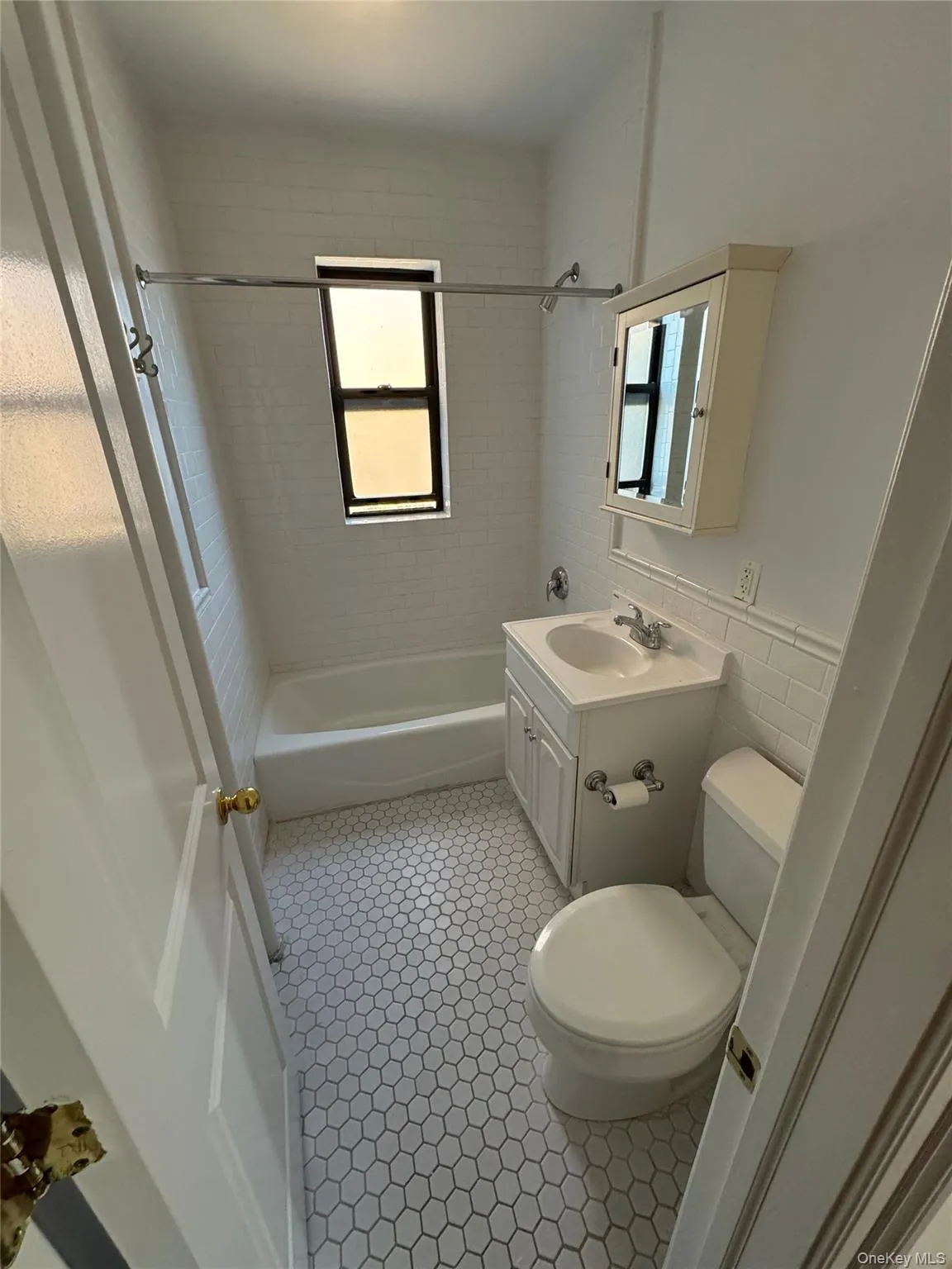 10 Wright Place, Eastchester, NY, 1 Bedroom Bedrooms, 3 Rooms Rooms,1 BathroomBathrooms,Residential Lease,For Rent,Wright,0,995264 10 Wright Place, Eastchester, NY, 1 Bedroom Bedrooms, 3 Rooms Rooms,1 BathroomBathrooms,Residential Lease,For Rent,Wright,0,995264