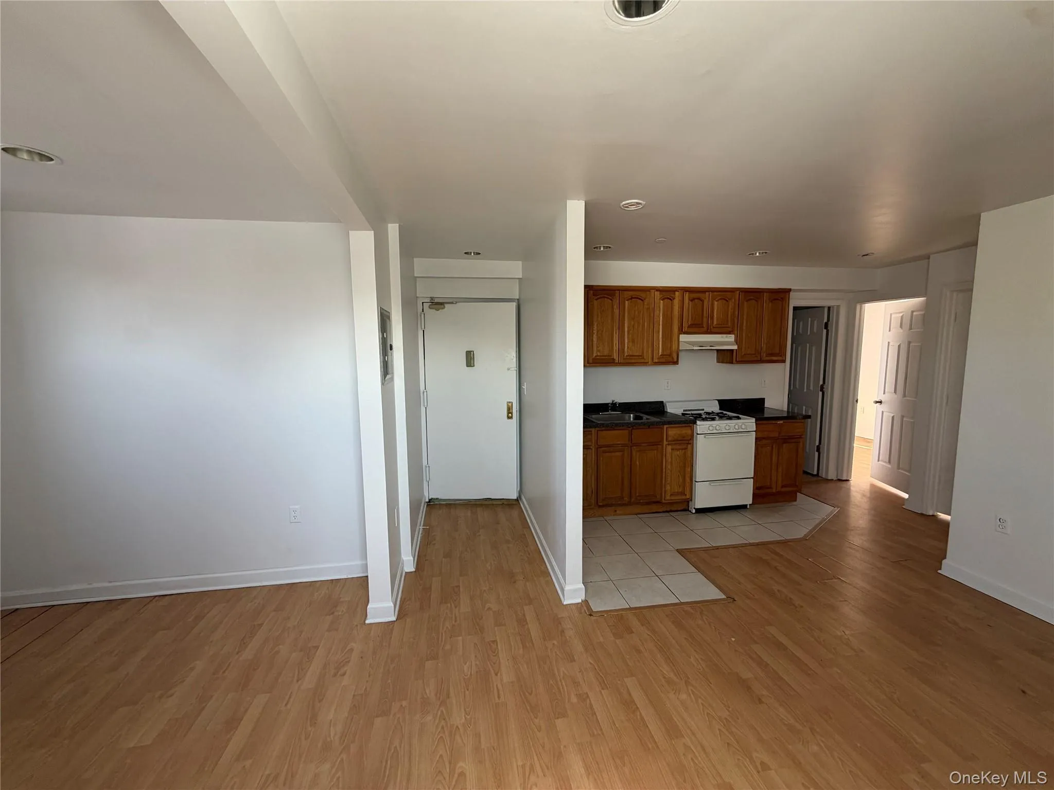 2381 Belmont Avenue, New York, NY, 2 Bedrooms Bedrooms, 6 Rooms Rooms,1 BathroomBathrooms,Residential Lease,For Rent,Belmont,0,995283 2381 Belmont Avenue, New York, NY, 2 Bedrooms Bedrooms, 6 Rooms Rooms,1 BathroomBathrooms,Residential Lease,For Rent,Belmont,0,995283