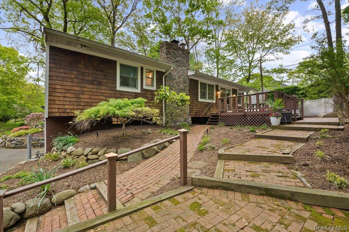 101 Red Oak Court, Brookhaven, NY, 3 Bedrooms Bedrooms, 7 Rooms Rooms,2 BathroomsBathrooms,Residential,For Rent,Red Oak,0,995289 101 Red Oak Court, Brookhaven, NY, 3 Bedrooms Bedrooms, 7 Rooms Rooms,2 BathroomsBathrooms,Residential,For Rent,Red Oak,0,995289