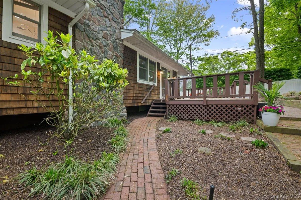 101 Red Oak Court, Brookhaven, NY, 3 Bedrooms Bedrooms, 7 Rooms Rooms,2 BathroomsBathrooms,Residential,For Rent,Red Oak,0,995289 101 Red Oak Court, Brookhaven, NY, 3 Bedrooms Bedrooms, 7 Rooms Rooms,2 BathroomsBathrooms,Residential,For Rent,Red Oak,0,995289