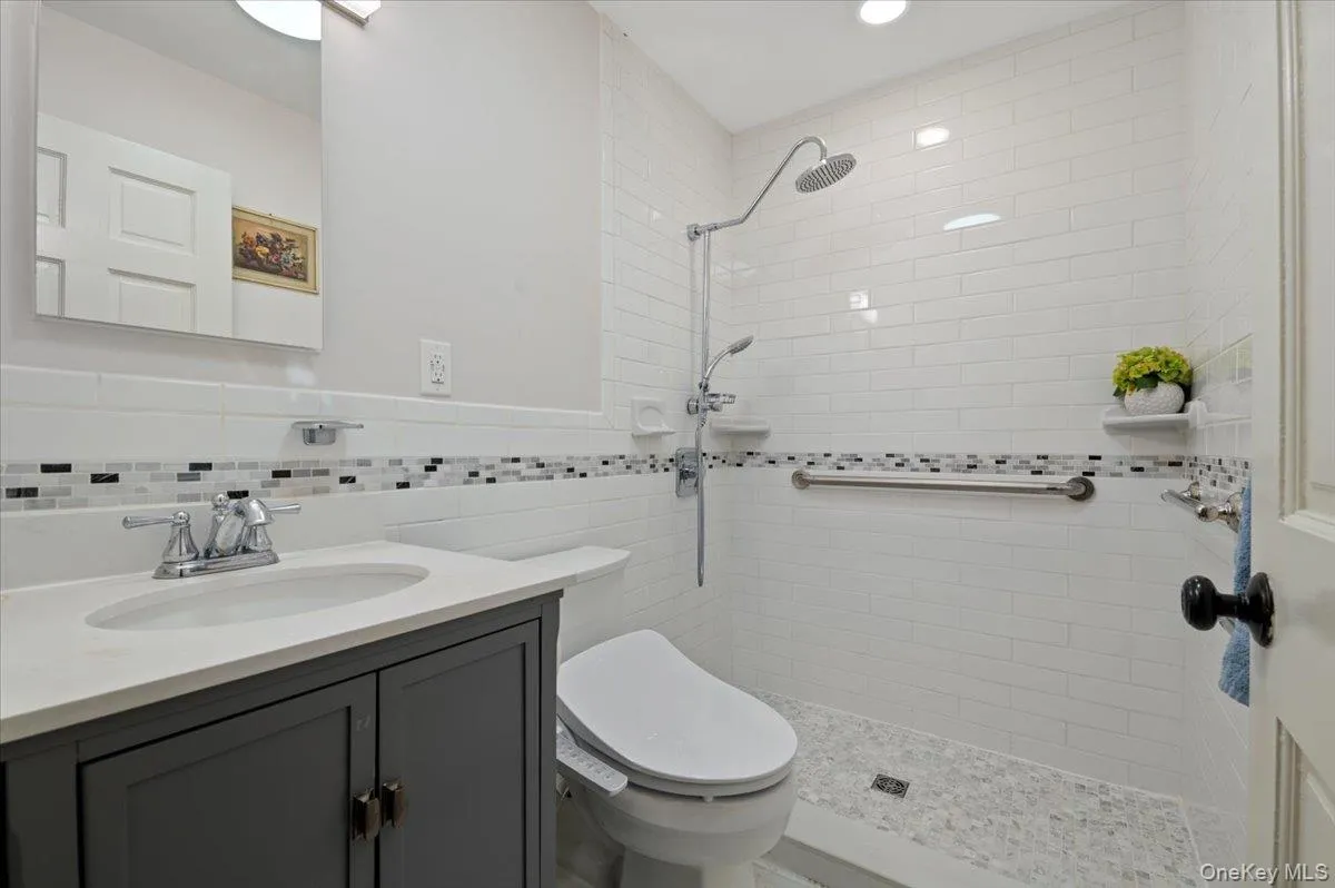 101 Red Oak Court, Brookhaven, NY, 3 Bedrooms Bedrooms, 7 Rooms Rooms,2 BathroomsBathrooms,Residential,For Rent,Red Oak,0,995289 101 Red Oak Court, Brookhaven, NY, 3 Bedrooms Bedrooms, 7 Rooms Rooms,2 BathroomsBathrooms,Residential,For Rent,Red Oak,0,995289