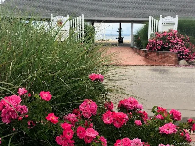 Bay Hills Beach Association. Residence only Bay Hills Beach Association. Residence only