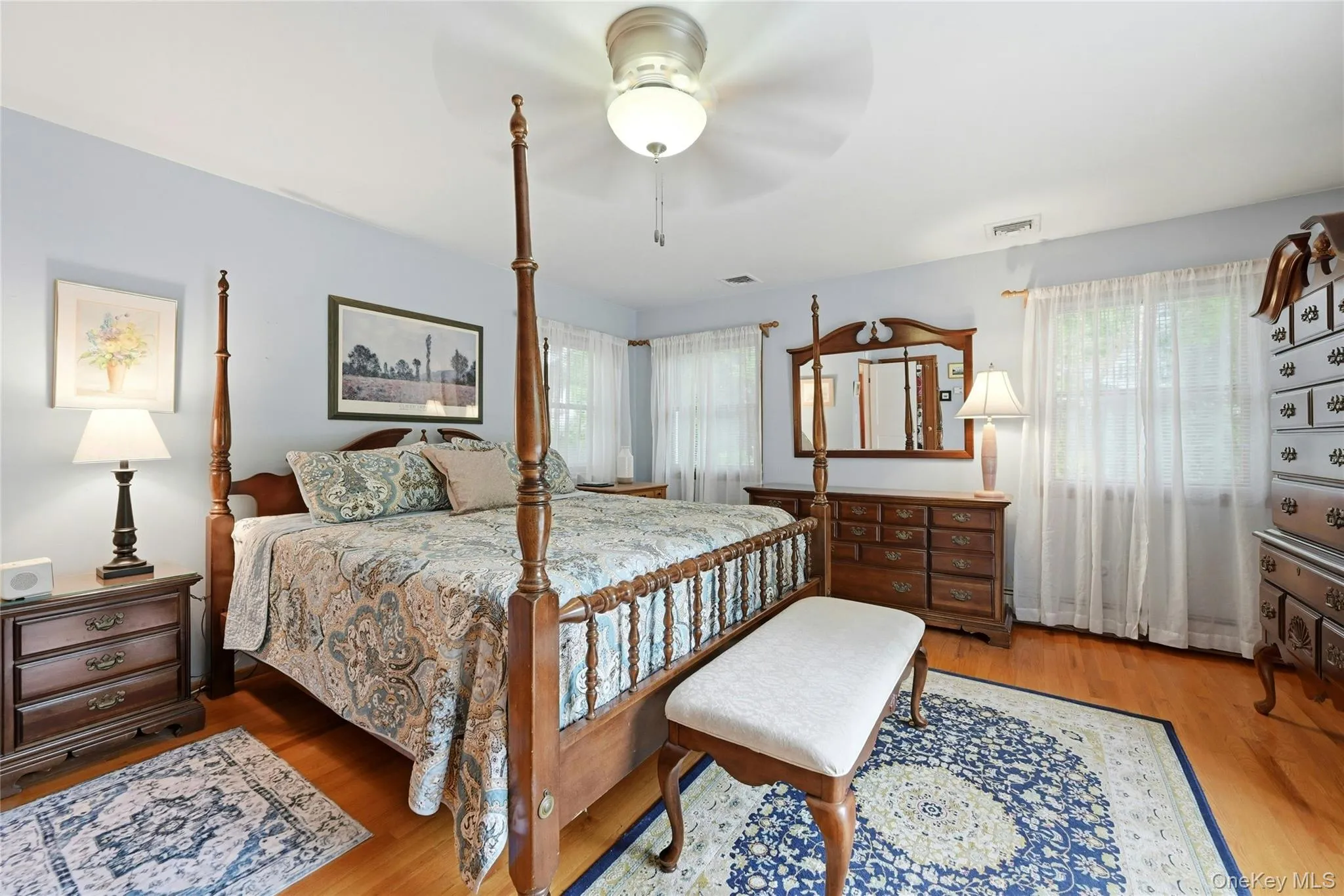 King size primary suite King size primary suite
