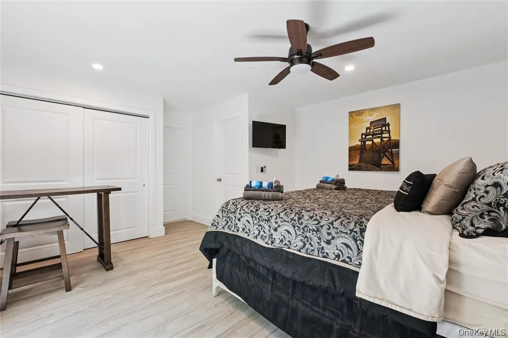 317 Sky Walk, Brookhaven, NY, 7 Bedrooms Bedrooms, 9 Rooms Rooms,5 BathroomsBathrooms,Residential Sale,For Rent,Sky,0,995314 317 Sky Walk, Brookhaven, NY, 7 Bedrooms Bedrooms, 9 Rooms Rooms,5 BathroomsBathrooms,Residential Sale,For Rent,Sky,0,995314