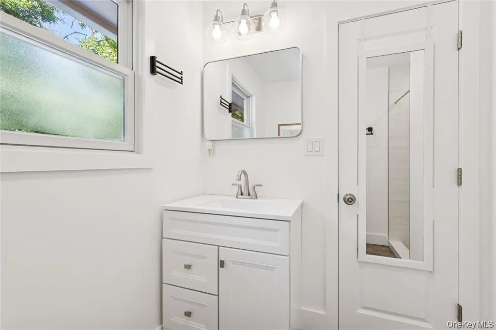 317 Sky Walk, Brookhaven, NY, 7 Bedrooms Bedrooms, 9 Rooms Rooms,5 BathroomsBathrooms,Residential Sale,For Rent,Sky,0,995314 317 Sky Walk, Brookhaven, NY, 7 Bedrooms Bedrooms, 9 Rooms Rooms,5 BathroomsBathrooms,Residential Sale,For Rent,Sky,0,995314