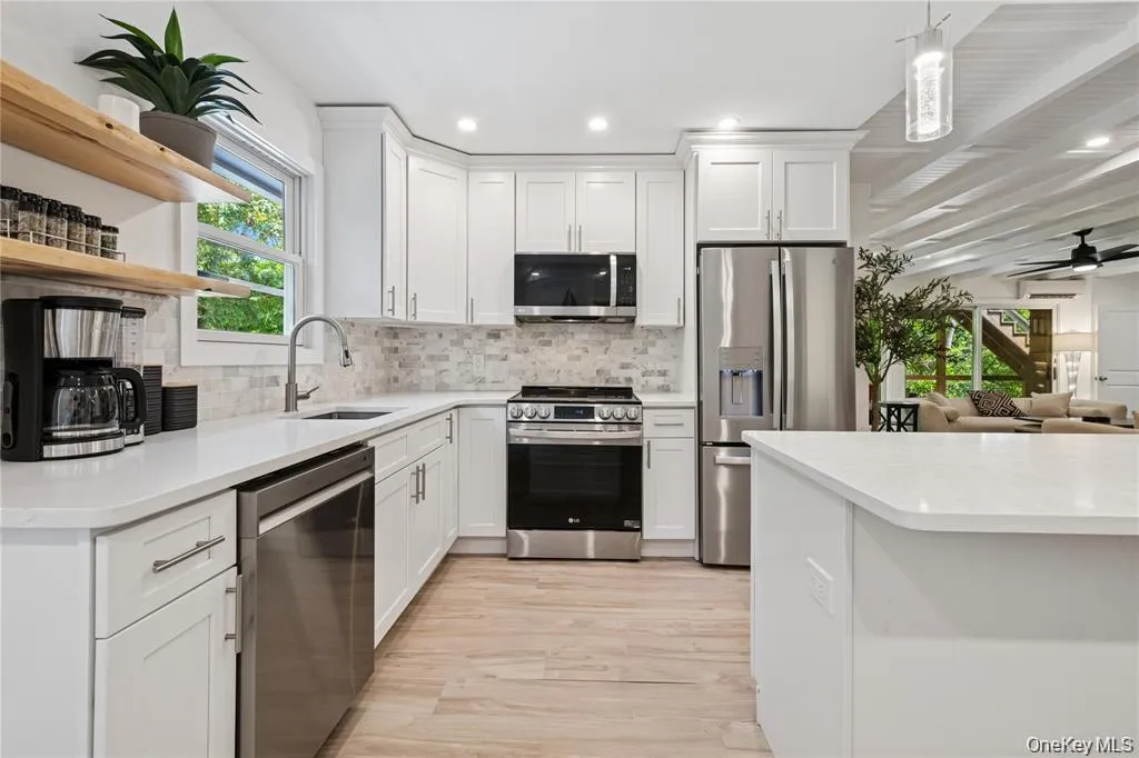 317 Sky Walk, Brookhaven, NY, 7 Bedrooms Bedrooms, 9 Rooms Rooms,5 BathroomsBathrooms,Residential Sale,For Rent,Sky,0,995314 317 Sky Walk, Brookhaven, NY, 7 Bedrooms Bedrooms, 9 Rooms Rooms,5 BathroomsBathrooms,Residential Sale,For Rent,Sky,0,995314