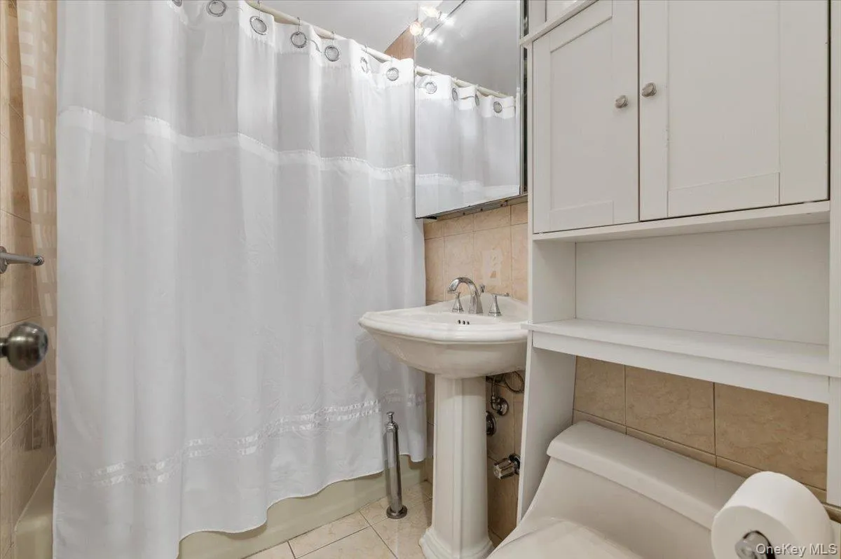 65-15 Alderton Street, New York, NY, 2 Bedrooms Bedrooms, 4 Rooms Rooms,1 BathroomBathrooms,Residential,For Rent,Alderton,0,995319 65-15 Alderton Street, New York, NY, 2 Bedrooms Bedrooms, 4 Rooms Rooms,1 BathroomBathrooms,Residential,For Rent,Alderton,0,995319