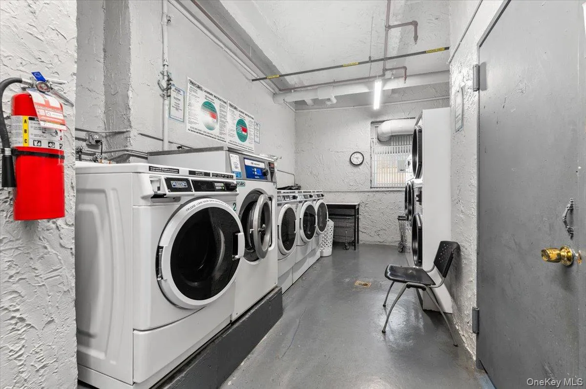65-15 Alderton Street, New York, NY, 2 Bedrooms Bedrooms, 4 Rooms Rooms,1 BathroomBathrooms,Residential,For Rent,Alderton,0,995319 65-15 Alderton Street, New York, NY, 2 Bedrooms Bedrooms, 4 Rooms Rooms,1 BathroomBathrooms,Residential,For Rent,Alderton,0,995319