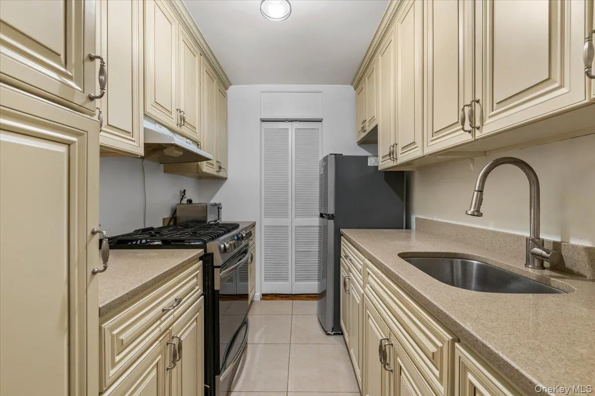 65-15 Alderton Street, New York, NY, 2 Bedrooms Bedrooms, 4 Rooms Rooms,1 BathroomBathrooms,Residential,For Rent,Alderton,0,995319 65-15 Alderton Street, New York, NY, 2 Bedrooms Bedrooms, 4 Rooms Rooms,1 BathroomBathrooms,Residential,For Rent,Alderton,0,995319