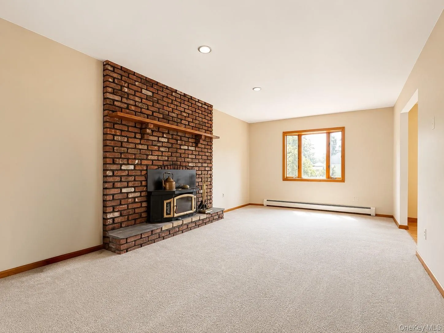 6 Roberts Lane, Brookhaven, NY, 5 Bedrooms Bedrooms, 8 Rooms Rooms,2 BathroomsBathrooms,Residential,For Rent,Roberts,0,995336 6 Roberts Lane, Brookhaven, NY, 5 Bedrooms Bedrooms, 8 Rooms Rooms,2 BathroomsBathrooms,Residential,For Rent,Roberts,0,995336