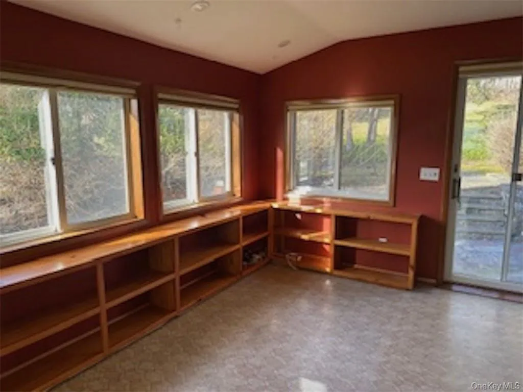 423 Springvale Road, Cortlandt, NY, 3 Bedrooms Bedrooms, 8 Rooms Rooms,1 BathroomBathrooms,Residential Lease,For Rent,Springvale,0,995339 423 Springvale Road, Cortlandt, NY, 3 Bedrooms Bedrooms, 8 Rooms Rooms,1 BathroomBathrooms,Residential Lease,For Rent,Springvale,0,995339