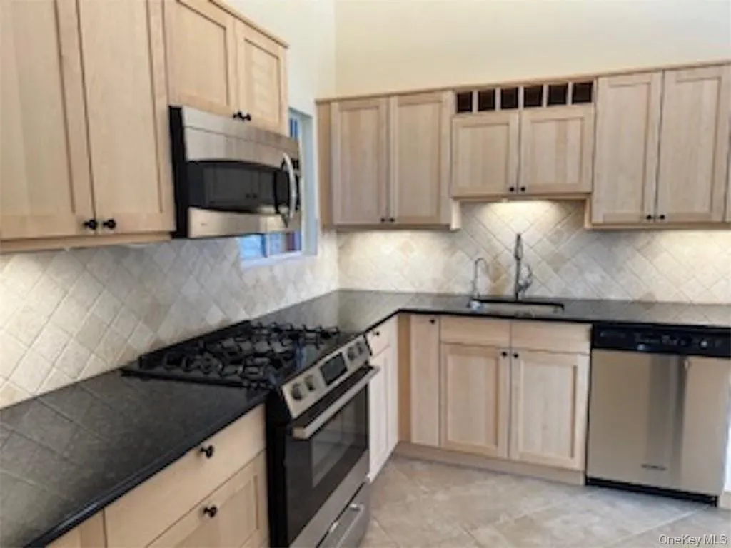 423 Springvale Road, Cortlandt, NY, 3 Bedrooms Bedrooms, 8 Rooms Rooms,1 BathroomBathrooms,Residential Lease,For Rent,Springvale,0,995339 423 Springvale Road, Cortlandt, NY, 3 Bedrooms Bedrooms, 8 Rooms Rooms,1 BathroomBathrooms,Residential Lease,For Rent,Springvale,0,995339