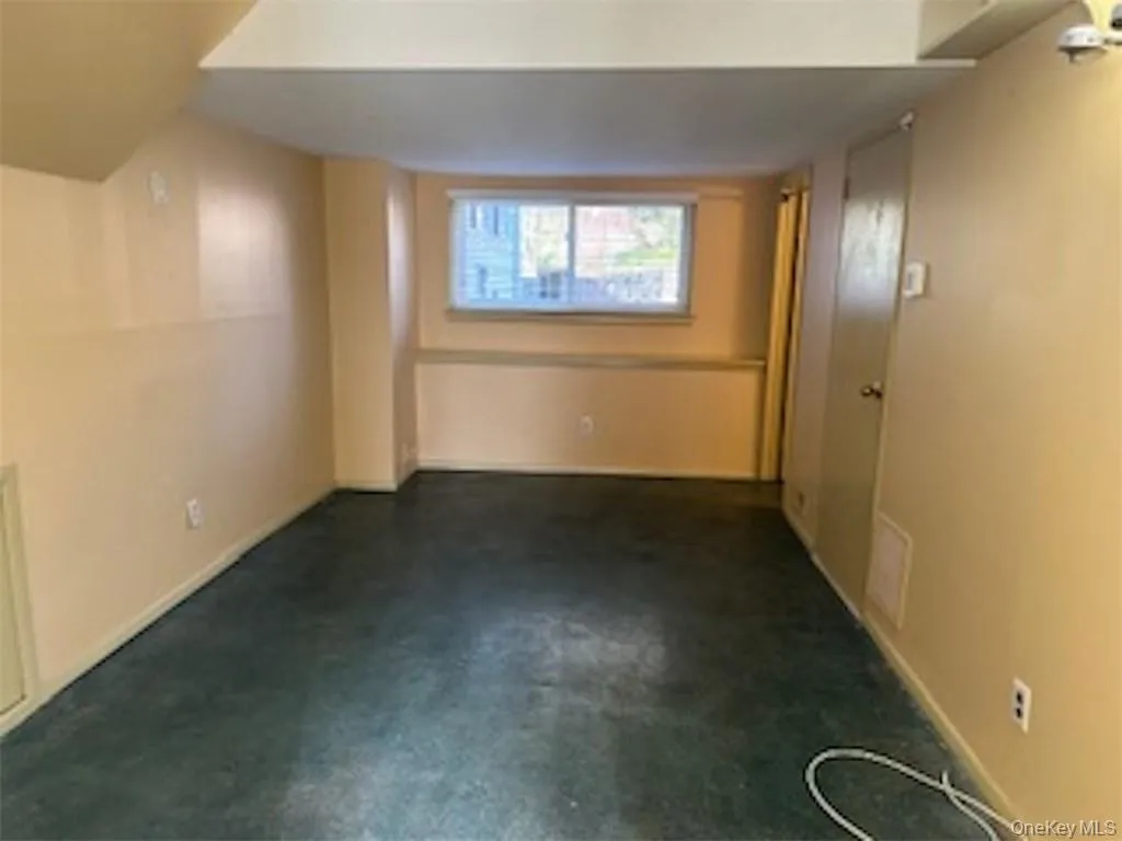 423 Springvale Road, Cortlandt, NY, 3 Bedrooms Bedrooms, 8 Rooms Rooms,1 BathroomBathrooms,Residential Lease,For Rent,Springvale,0,995339 423 Springvale Road, Cortlandt, NY, 3 Bedrooms Bedrooms, 8 Rooms Rooms,1 BathroomBathrooms,Residential Lease,For Rent,Springvale,0,995339