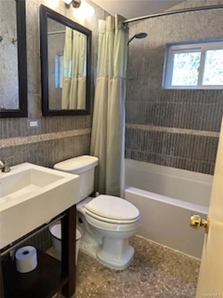 423 Springvale Road, Cortlandt, NY, 3 Bedrooms Bedrooms, 8 Rooms Rooms,1 BathroomBathrooms,Residential Lease,For Rent,Springvale,0,995339 423 Springvale Road, Cortlandt, NY, 3 Bedrooms Bedrooms, 8 Rooms Rooms,1 BathroomBathrooms,Residential Lease,For Rent,Springvale,0,995339